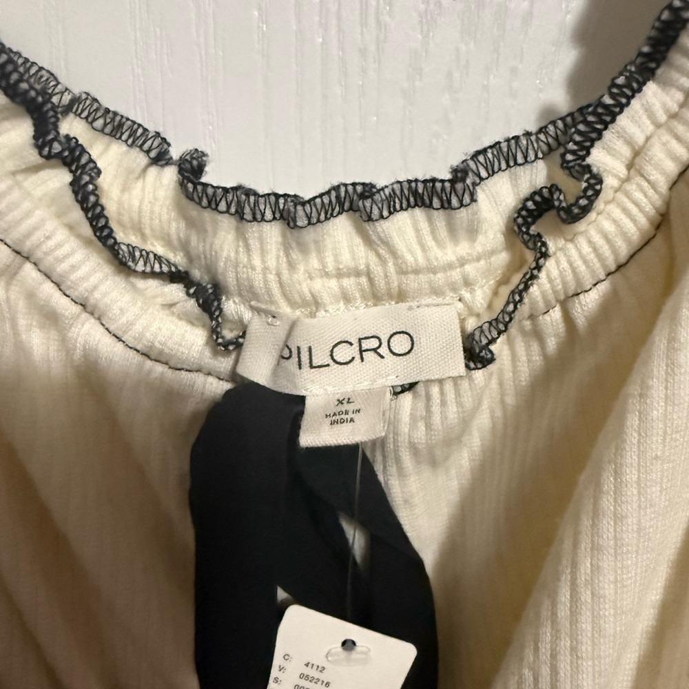 Pilcro Cream and Black Top - Picture 6 of 8